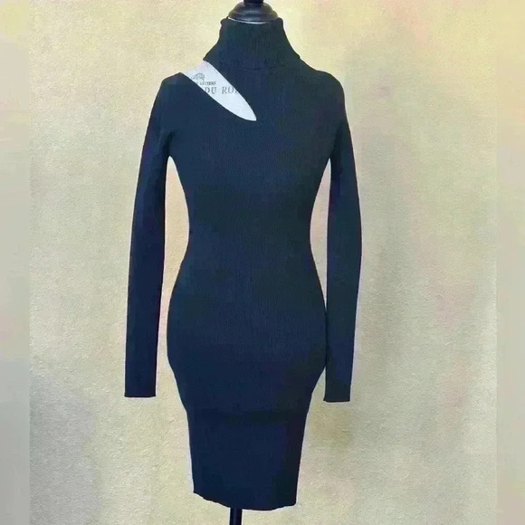 A.L.C. “West” Turtleneck Dress With Cut-Out Shoulder Dark Green Small NWOT! - Picture 3 of 8